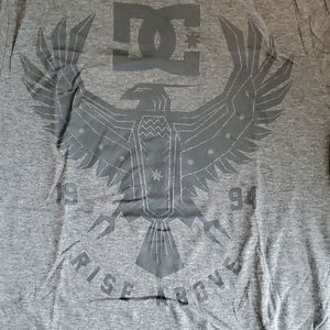 😻 3/$20 DC Shirt.